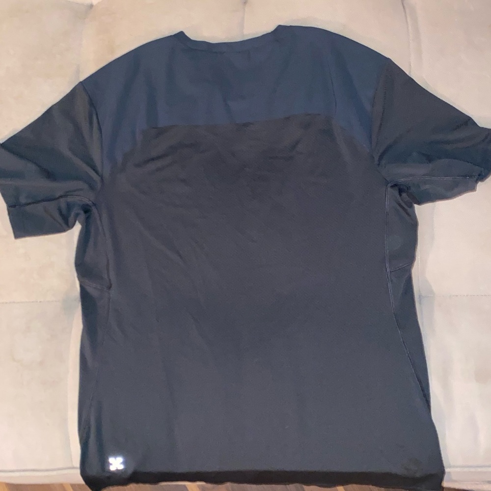 Lululemon T-Shirt